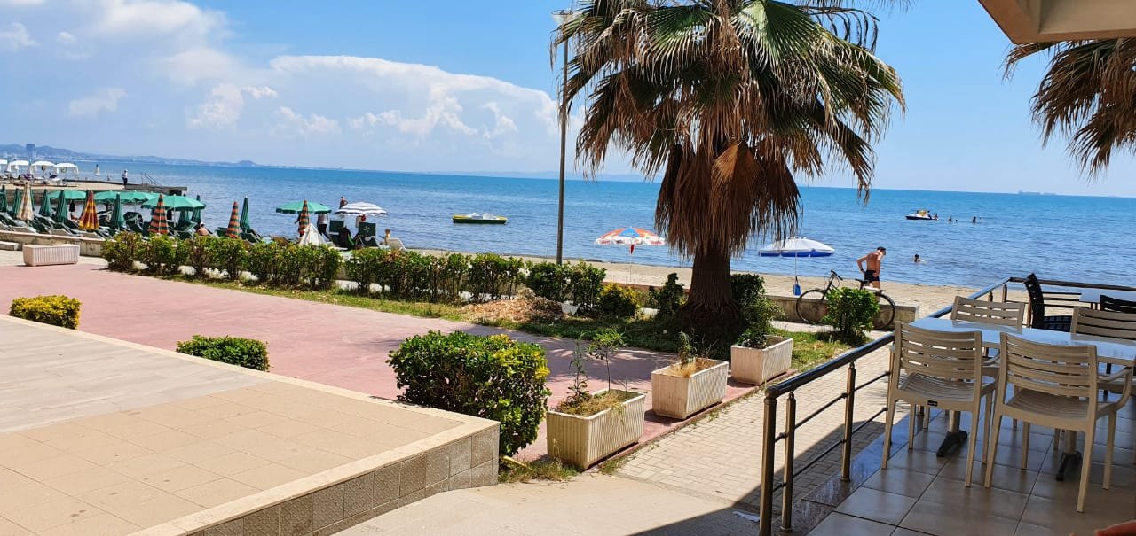 Apartament me qira ne plazh Durres