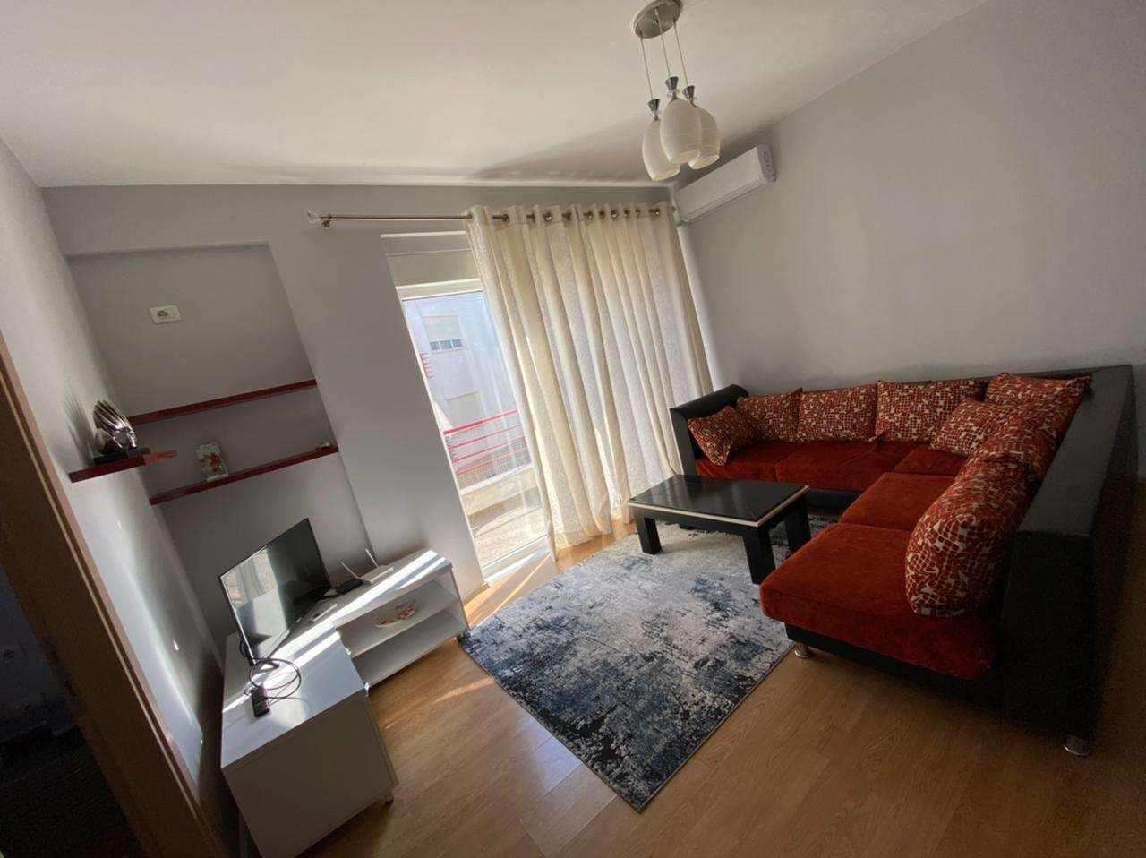 Apartament 2+1 i mobiluar