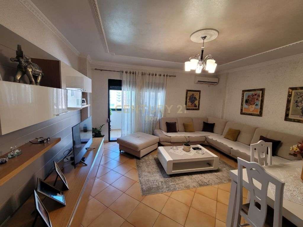 SHITET APARTAMENT 2+1+2 PRANE KAZAZIT!!